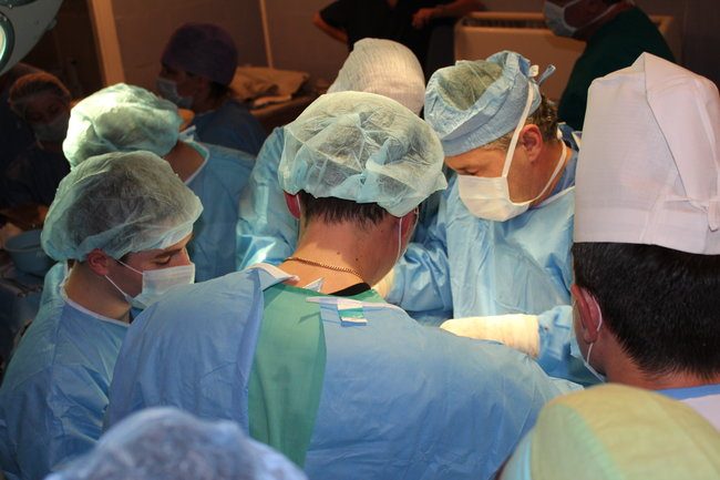 Prelevare de organe de la donator în moarte cerebrală. FOTO: Spitalul Sfânta Treime din Chișinău