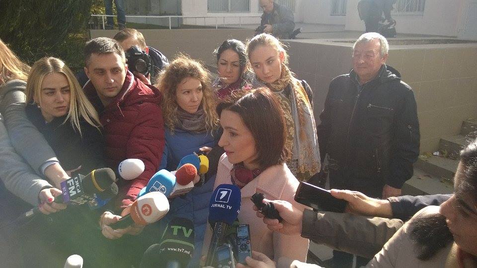 Maia Sandu a îndemnat cetățenii Republicii Moldova să nu le fie frică și să iasă la vot. FOTO: Ion Surdu