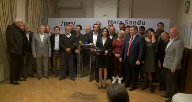 Maia Sandu și susținătorii ei FOTO captură privesc.eu