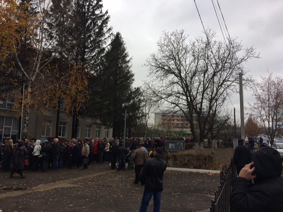 Alegătorii din Transnistria, la Varnița FOTO: Alexandru Barbăroșie